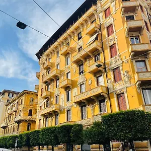 Retro-chic In Appartement La Spezia
